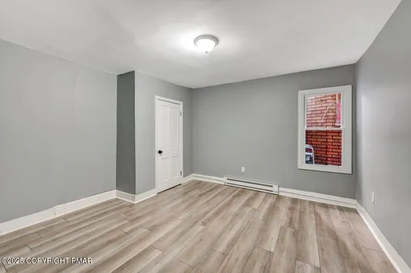 $1,450 | 128 East Broad Street, Unit 128B, Tamaqua, PA 18252