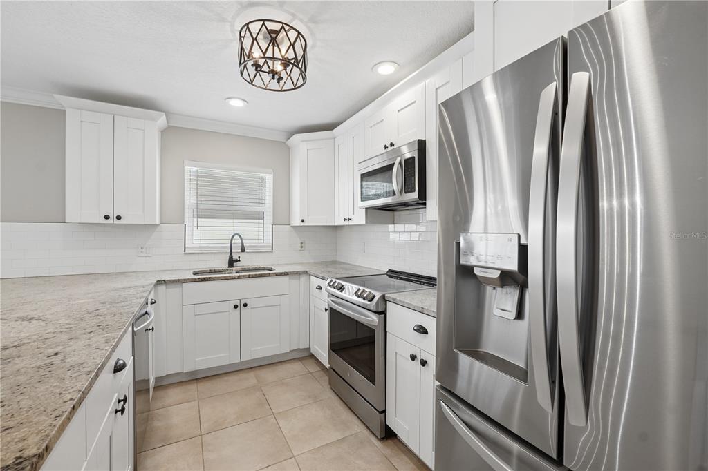 8926 Gum Tree Avenue New Port Richey, FL 34653 - Photo 5 of 41