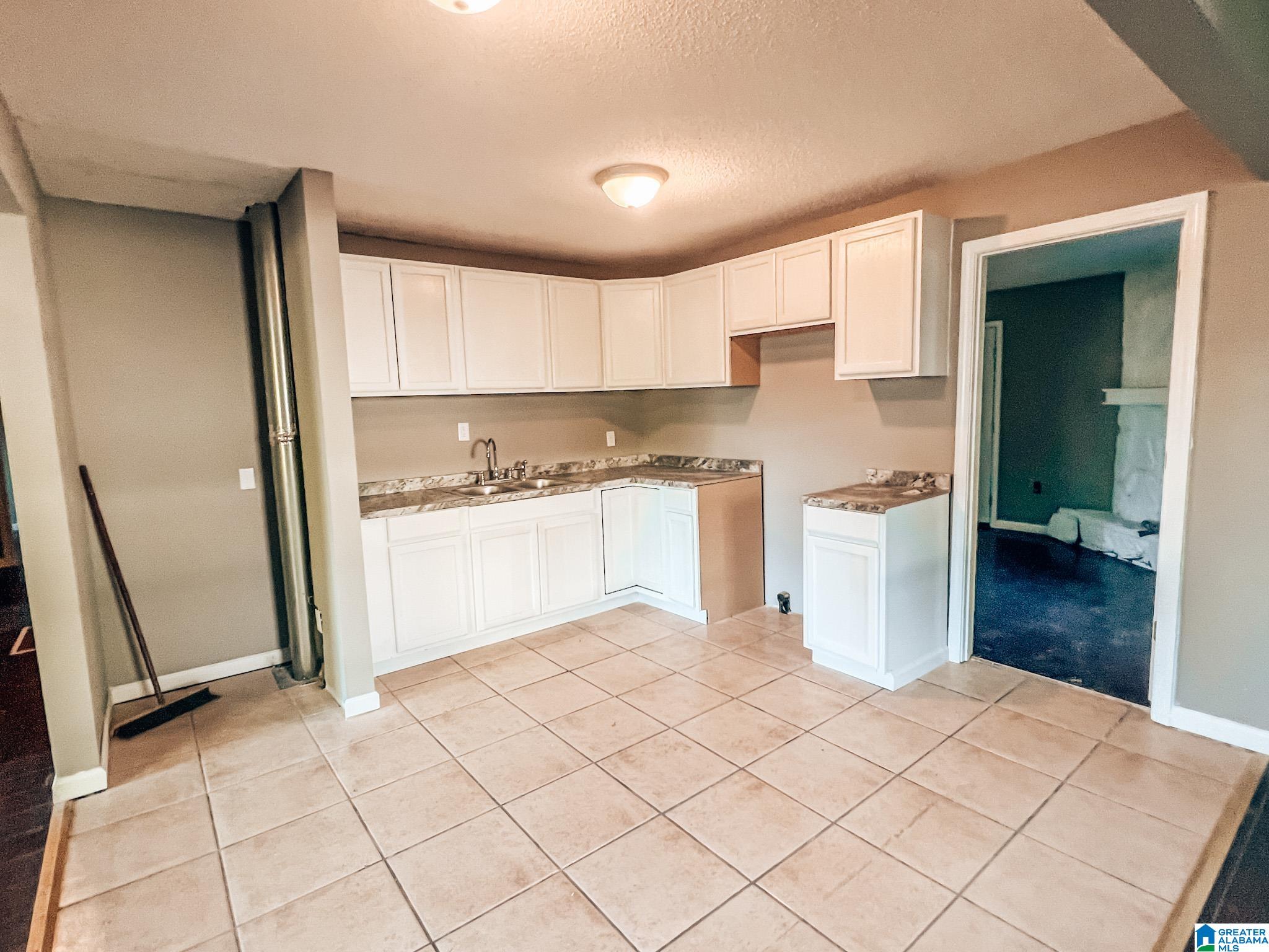 808 28th Terrace Bessemer, AL 35020 - Photo 6 of 9