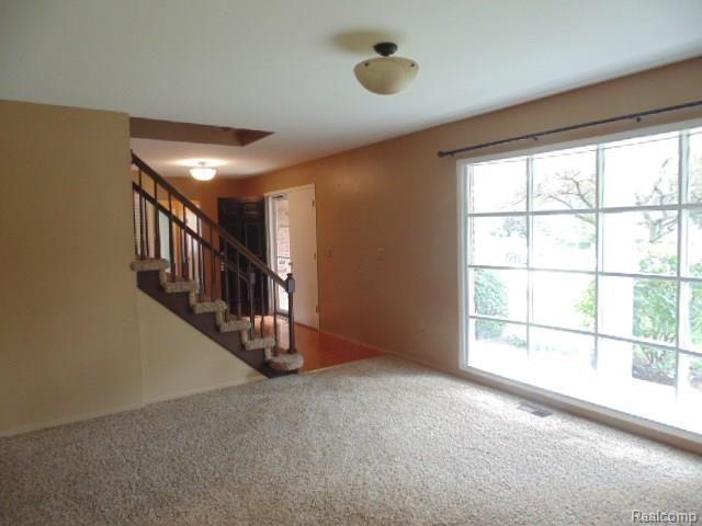 2866 Sandhurst Rochester Hills, MI 48307 - Photo 8 of 28
