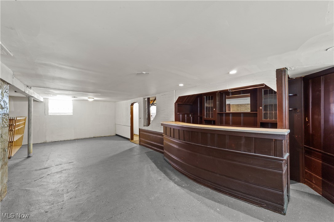 14420 Superior Road Cleveland, OH 44118 - Photo 36 of 44 Reception featuring stairs