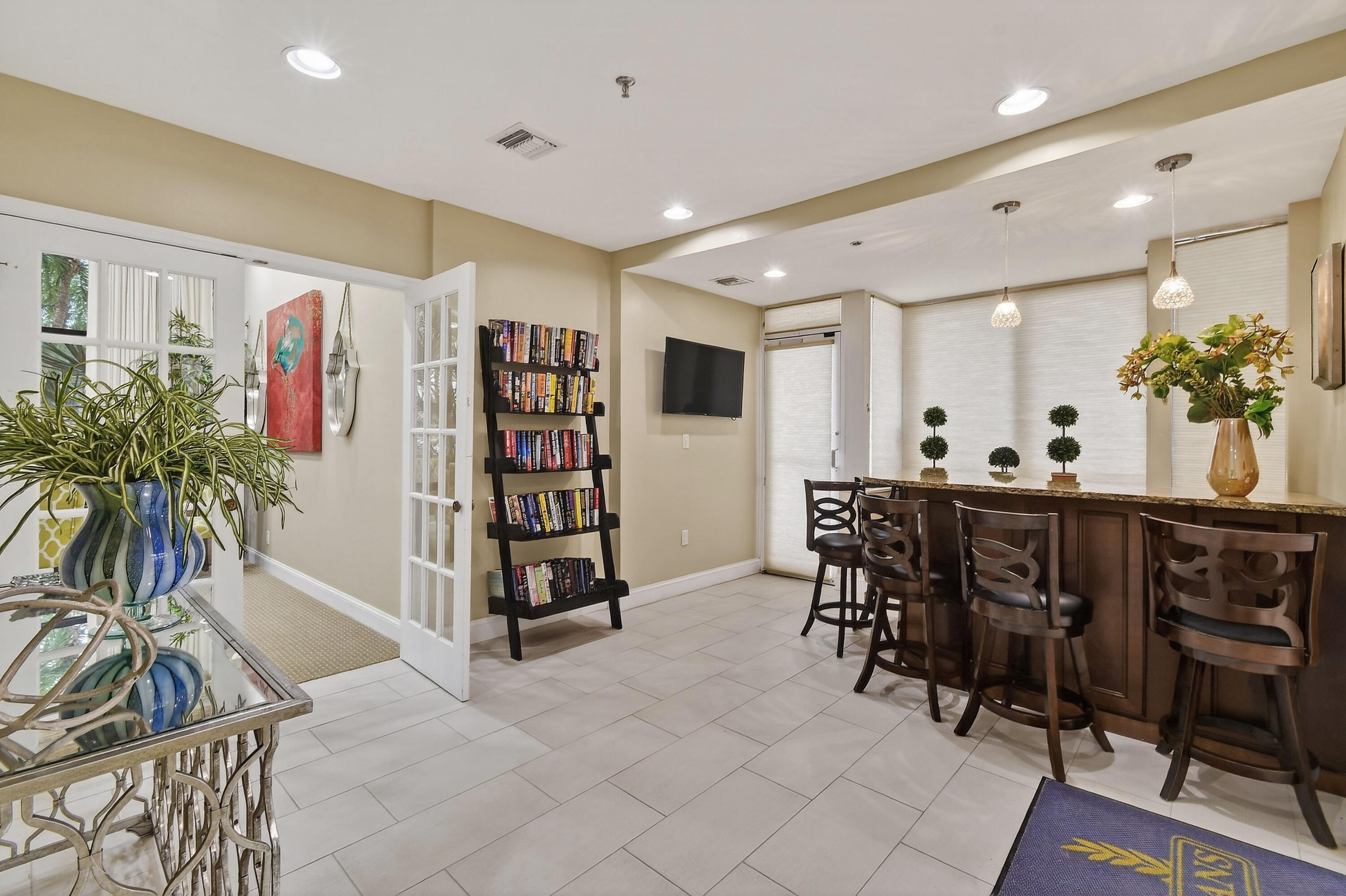 176 Helios Drive, Unit 401 Jupiter, FL 33477 - Photo 25 of 39 social room