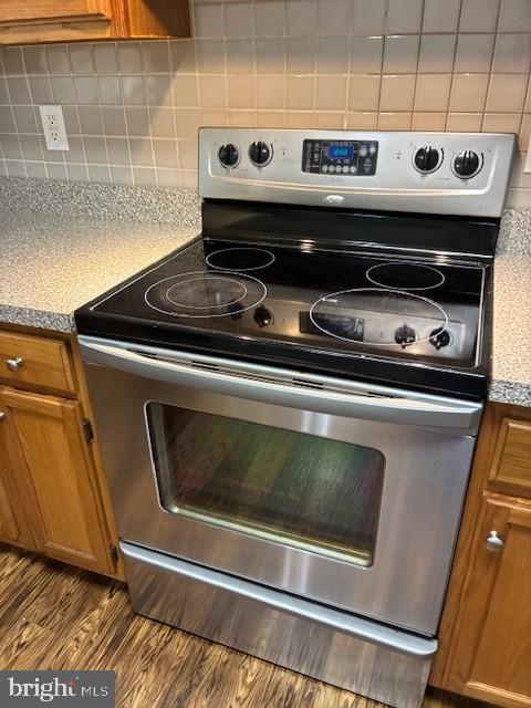 206 Calvert Drive Lusby, MD 20657 - Photo 8 of 32 a stove top oven sitting inside of a kitchen