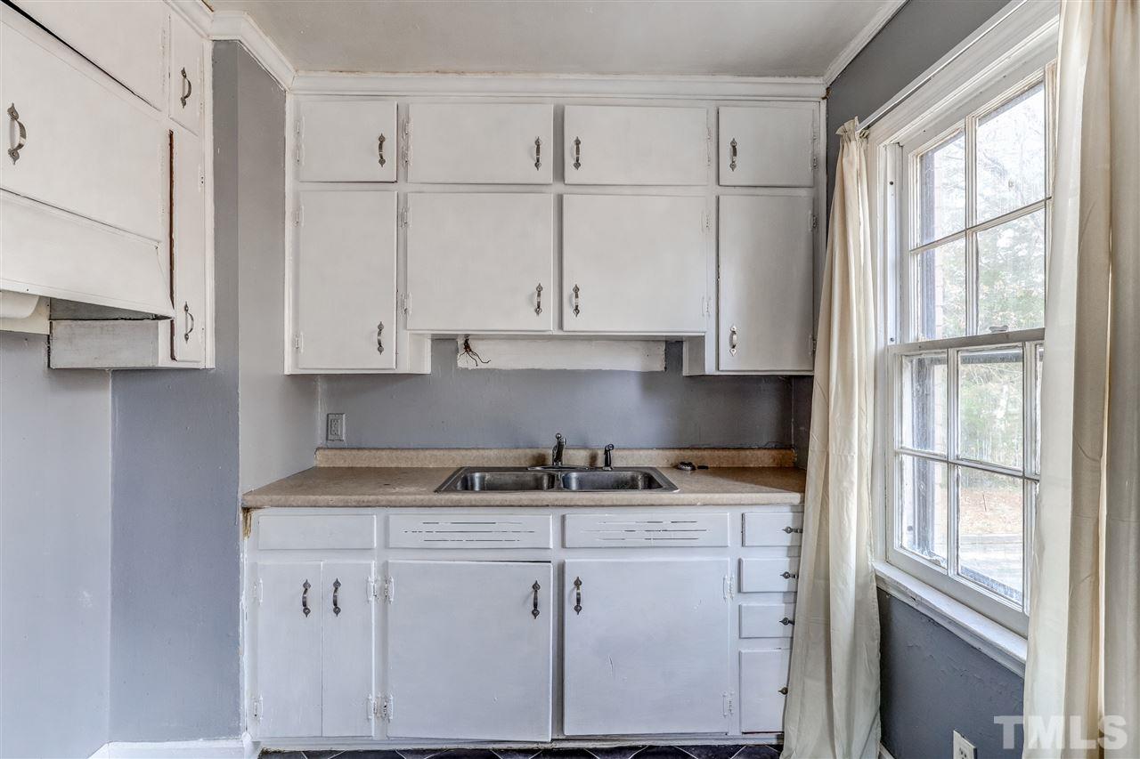 1729 Dallas Street Raleigh, NC 27610 - Photo 13 of 21