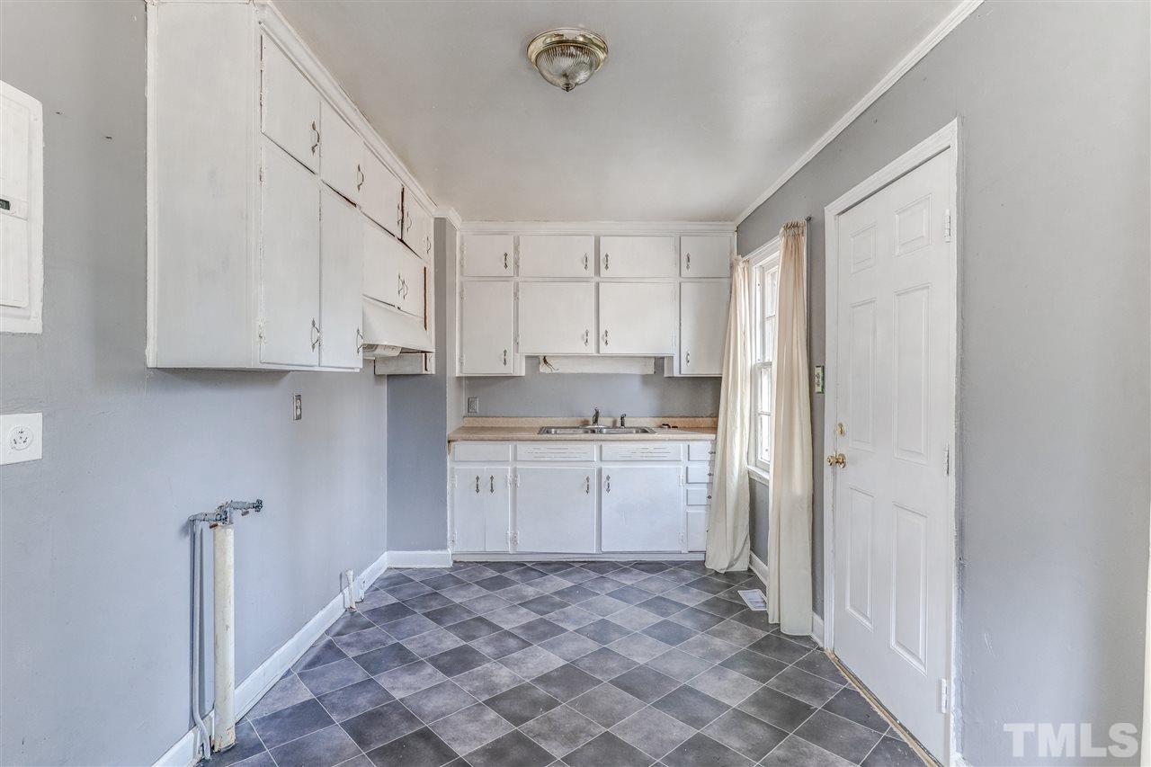 1729 Dallas Street Raleigh, NC 27610 - Photo 10 of 21
