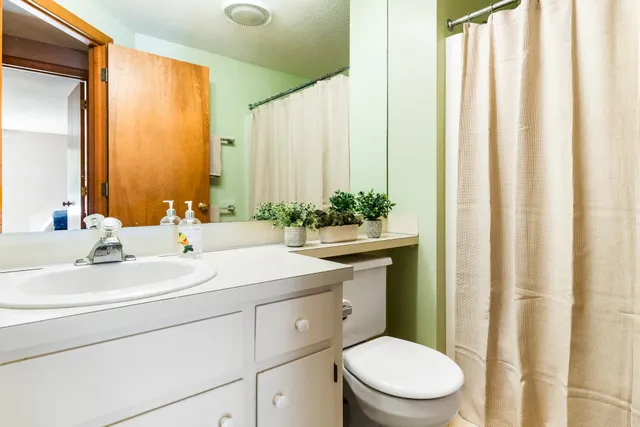 $490,000 | 26 Barn Owl Overlook, Unit 26, Grantham, NH 03753