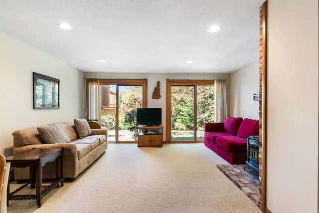 $490,000 | 26 Barn Owl Overlook, Unit 26, Grantham, NH 03753