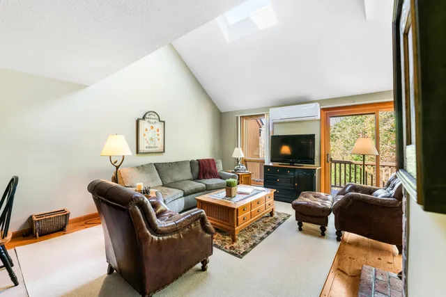 $490,000 | 26 Barn Owl Overlook, Unit 26, Grantham, NH 03753