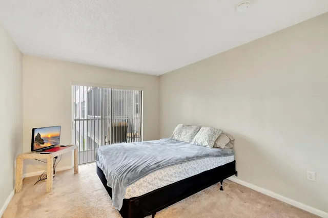 $115,000 | 1516 South Lakeside Drive, Unit 307, Lake Worth Beach, FL 33460