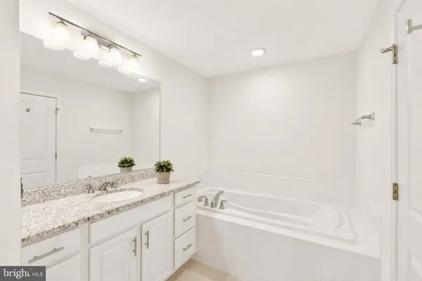 $750,000 | 42410 Dogwood Glen Square, Sterling, VA 20166