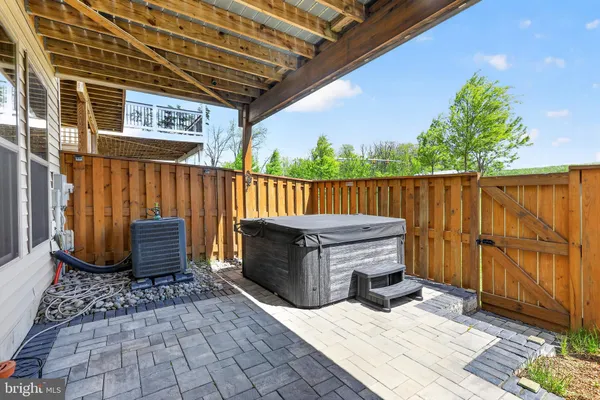 $750,000 | 42410 Dogwood Glen Square, Sterling, VA 20166