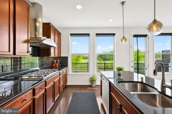 $750,000 | 42410 Dogwood Glen Square, Sterling, VA 20166