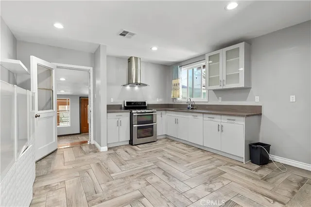 $929,000 | 4512 West Watkins Way, Santa Ana, CA 92704