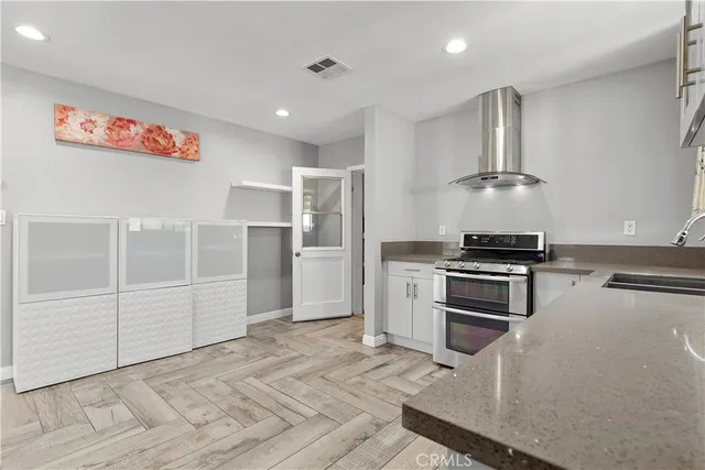 $929,000 | 4512 West Watkins Way, Santa Ana, CA 92704