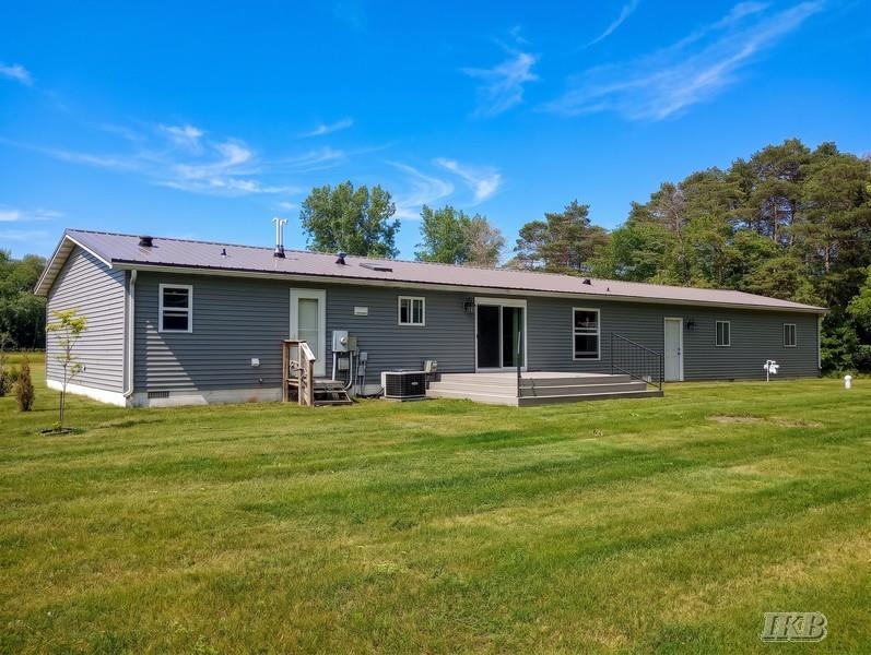 1245 Chappel Valley Road Gladwin, MI 48624 - Photo 2 of 31