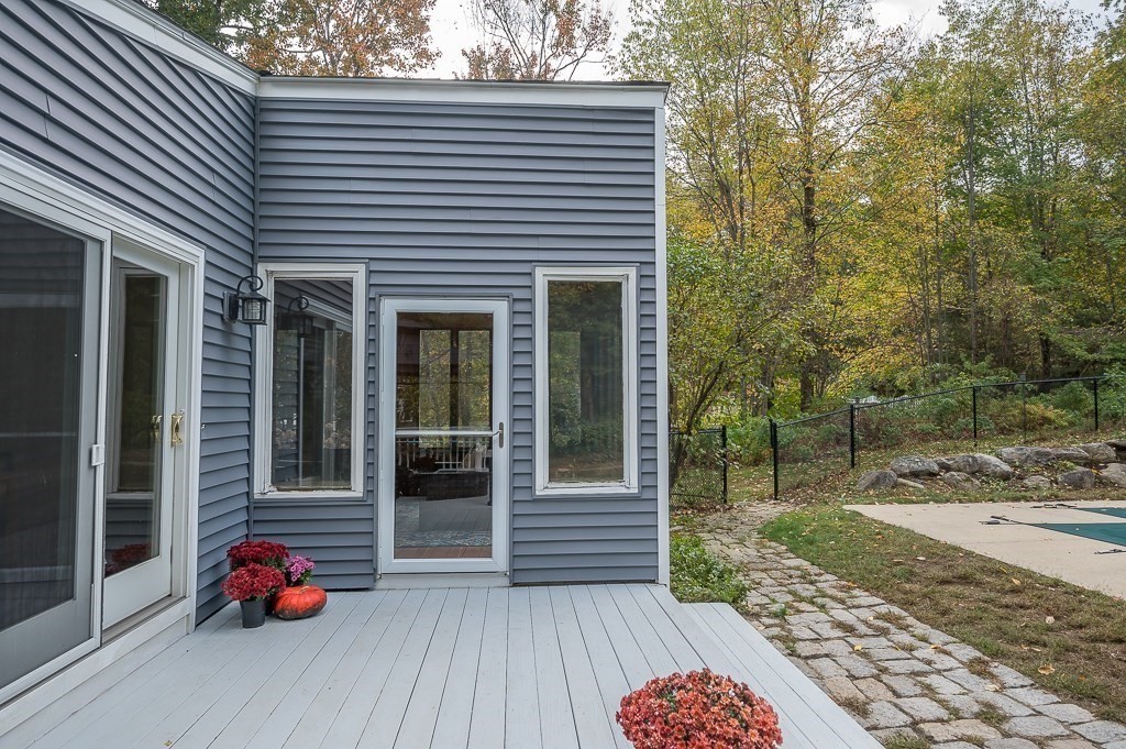 416 Sterling Road Holden, MA 01522 - Photo 28 of 42 a front view of a house