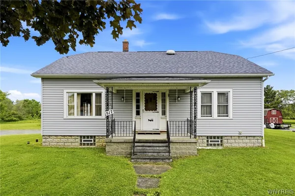 $425,000 | 517 Lake Avenue, Lancaster, NY 14086