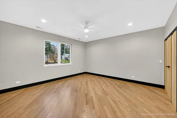 a picture of a wall with a white wall and white wall