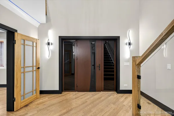 a view of a livingroom with an empty space