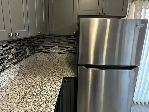 $1,850 | 3915 Calle Tereon, Las Vegas, NV 89103