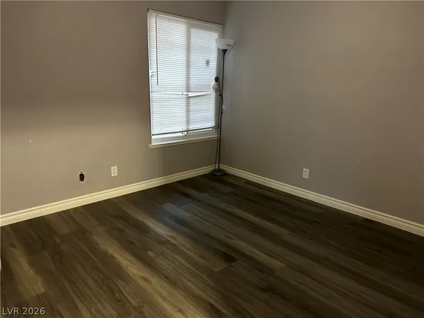 $1,850 | 3915 Calle Tereon, Las Vegas, NV 89103