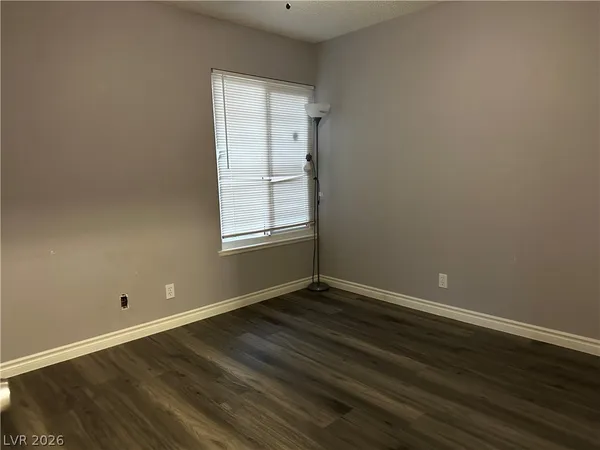 $1,850 | 3915 Calle Tereon, Las Vegas, NV 89103