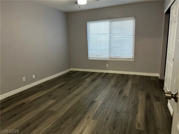 $1,850 | 3915 Calle Tereon, Las Vegas, NV 89103