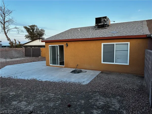 $1,850 | 3915 Calle Tereon, Las Vegas, NV 89103