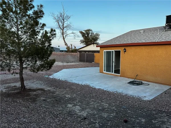 $1,850 | 3915 Calle Tereon, Las Vegas, NV 89103