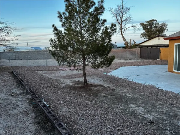 $1,850 | 3915 Calle Tereon, Las Vegas, NV 89103