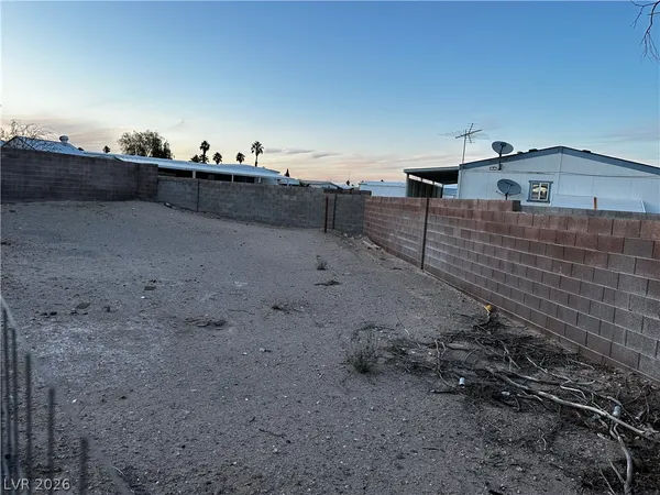 $1,850 | 3915 Calle Tereon, Las Vegas, NV 89103