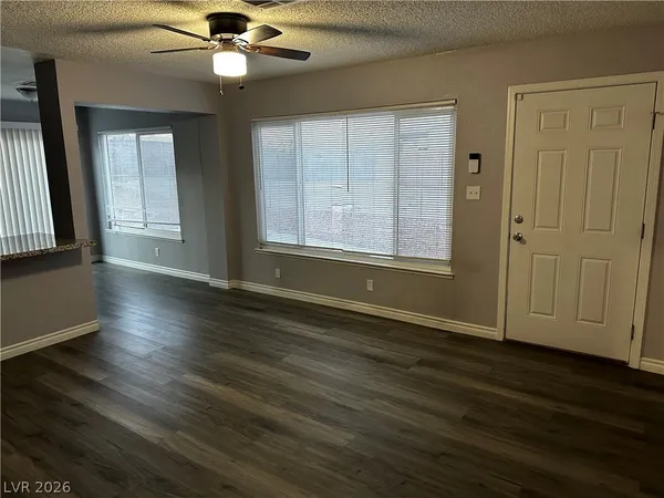 $1,850 | 3915 Calle Tereon, Las Vegas, NV 89103