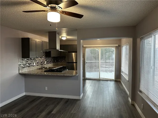 $1,850 | 3915 Calle Tereon, Las Vegas, NV 89103
