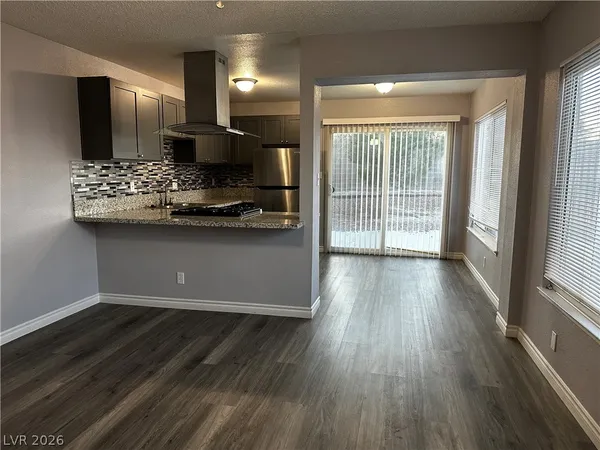 $1,850 | 3915 Calle Tereon, Las Vegas, NV 89103