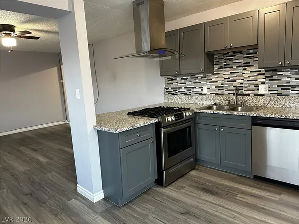 $1,850 | 3915 Calle Tereon, Las Vegas, NV 89103