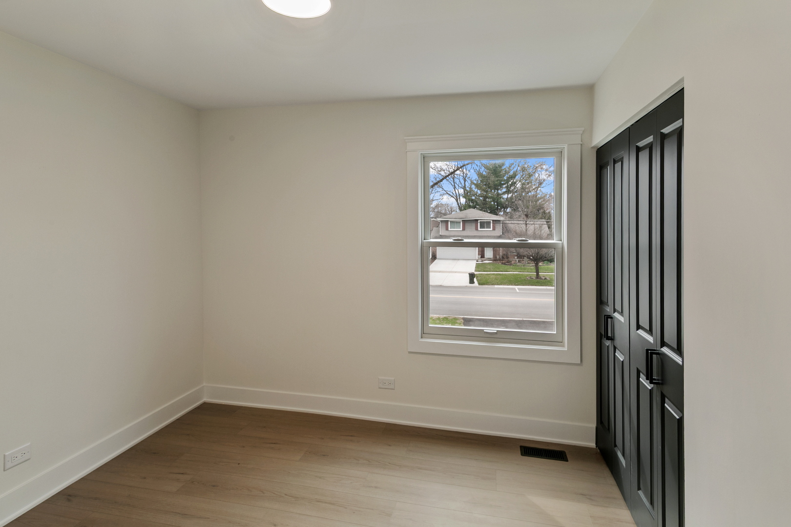 212 South River Road Naperville, IL 60540 - Photo 17 of 27