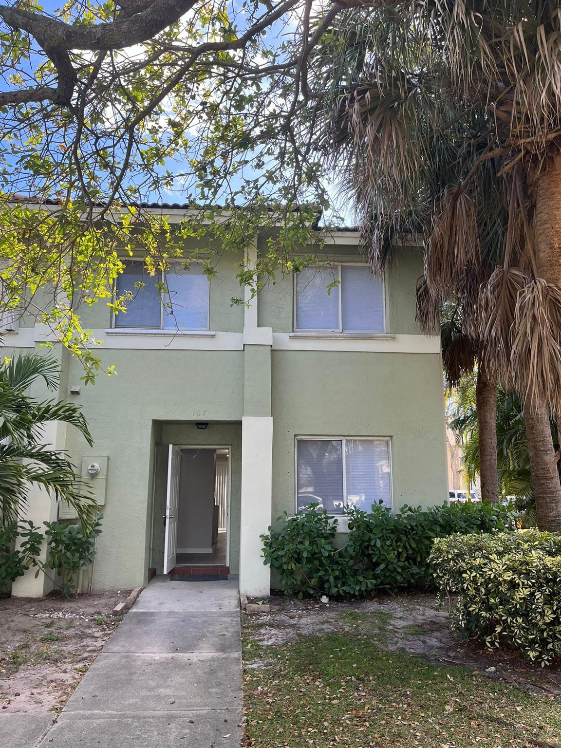 167 Hidden Ct Road Hollywood, FL 33023 - Photo 2 of 18 Photo 2