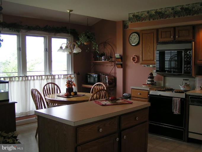 5558 Rivendell Place Frederick, MD 21703 - Photo 5 of 8 Kitchen