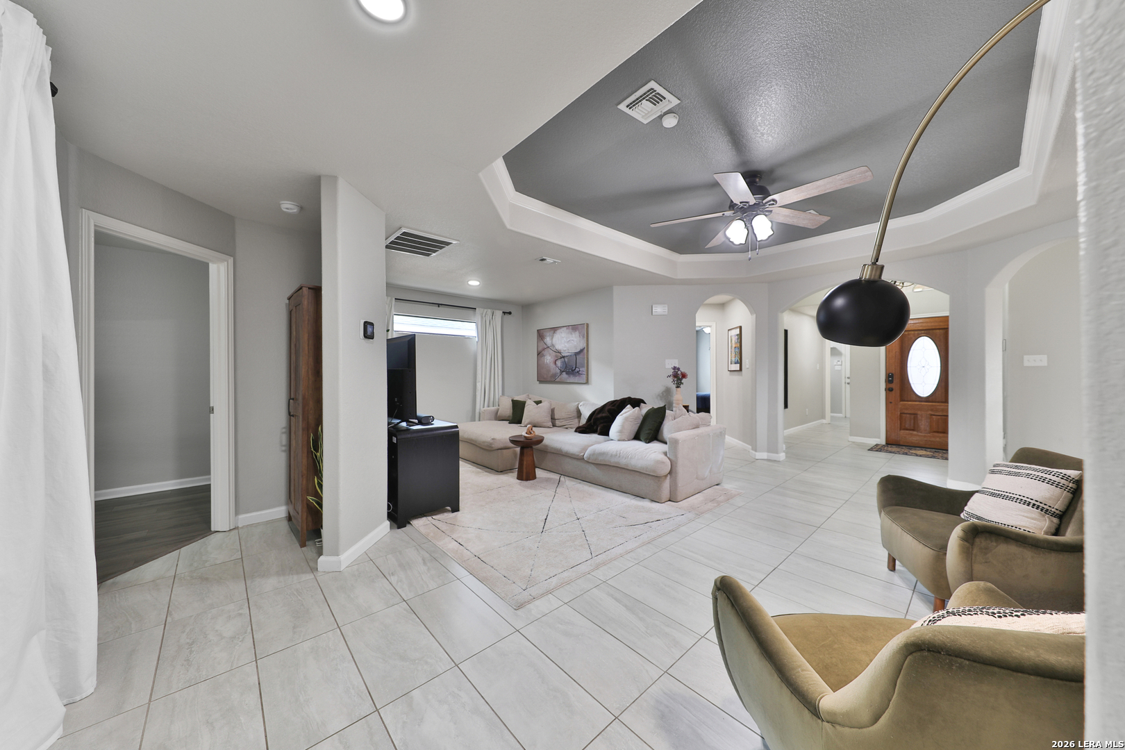 10018 Amberg Path Helotes, TX 78023 - Photo 7 of 44