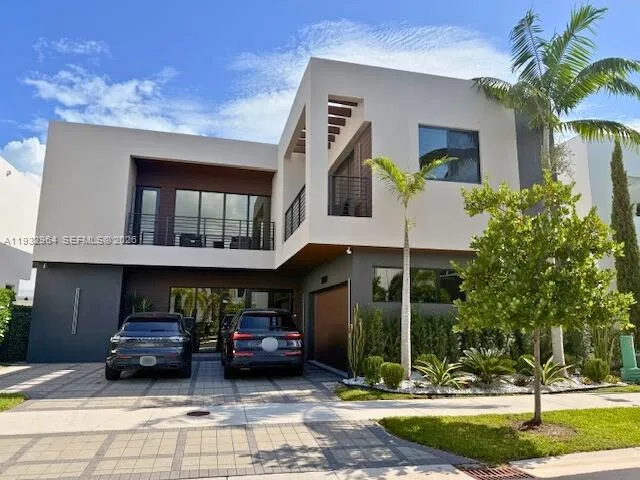 $1,599,900 | 10109 Northwest 76th Terrace, Doral, FL 33178
