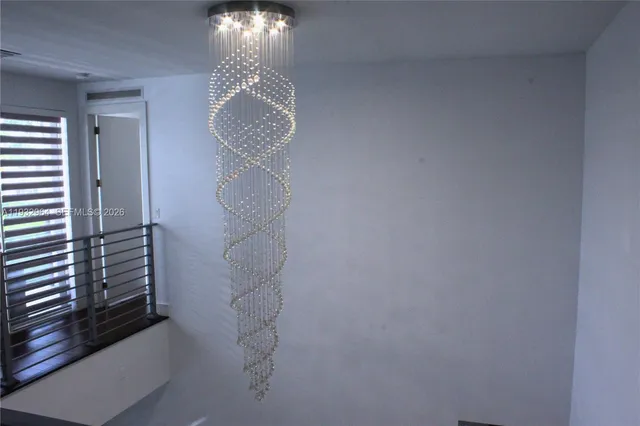 $1,599,900 | 10109 Northwest 76th Terrace, Doral, FL 33178