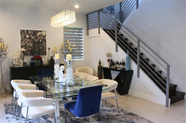 $1,599,900 | 10109 Northwest 76th Terrace, Doral, FL 33178