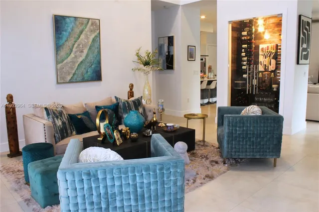 $1,599,900 | 10109 Northwest 76th Terrace, Doral, FL 33178