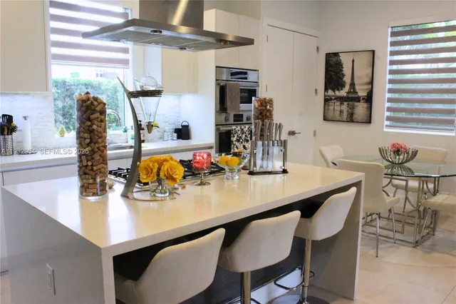 $1,599,900 | 10109 Northwest 76th Terrace, Doral, FL 33178