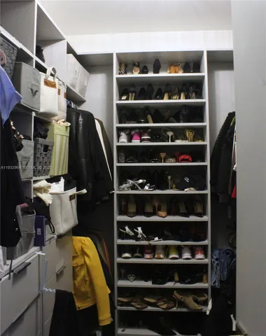 $1,599,900 | 10109 Northwest 76th Terrace, Doral, FL 33178