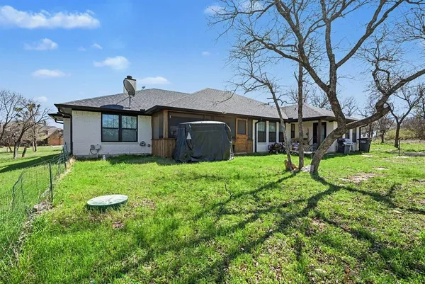$525,000 | 192 Grand Harbor Boulevard, Chico, TX 76431