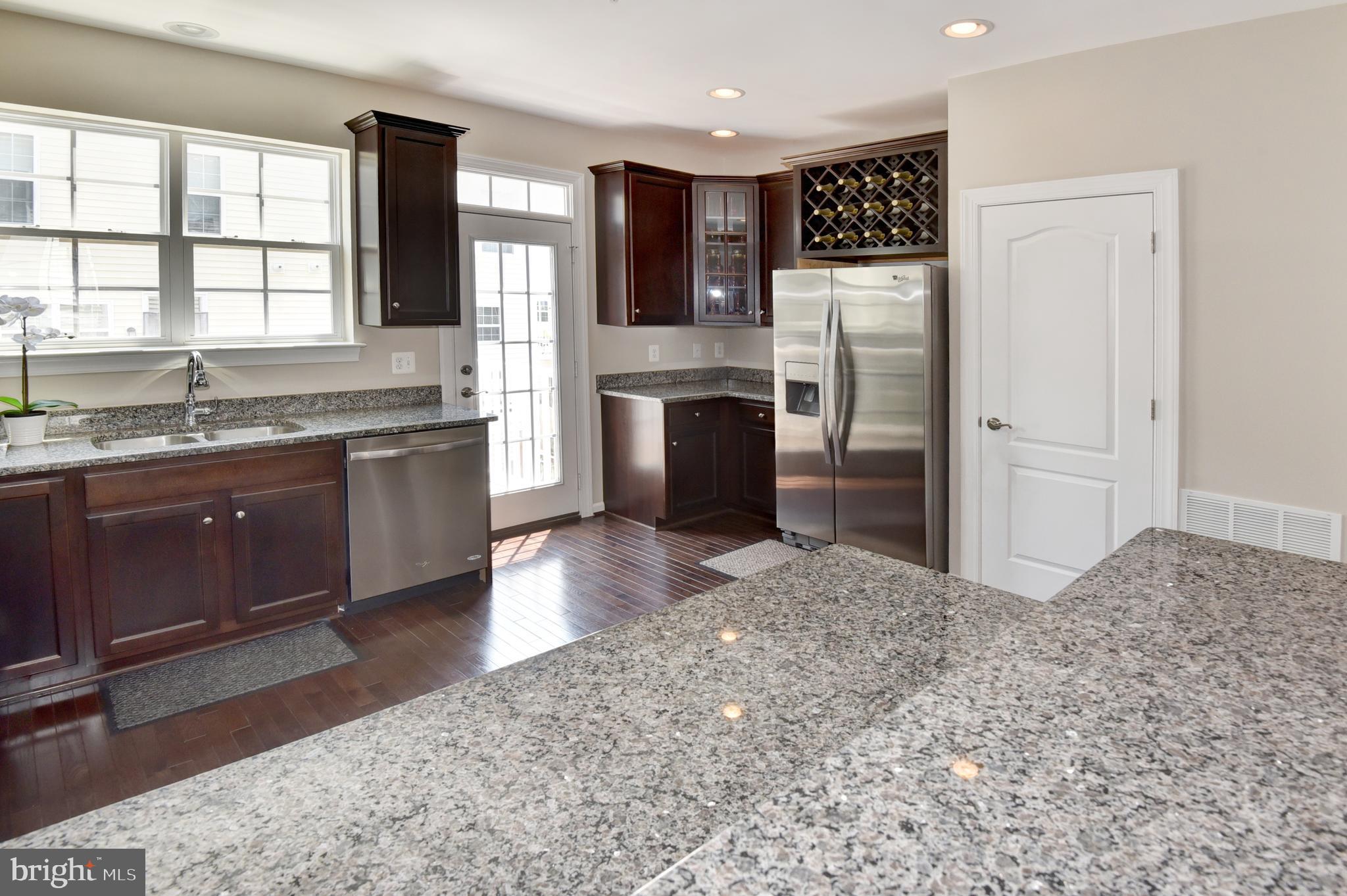 7477 Riding Meadow Way Manassas, VA 20111 - Photo 11 of 28 Granite counter tops