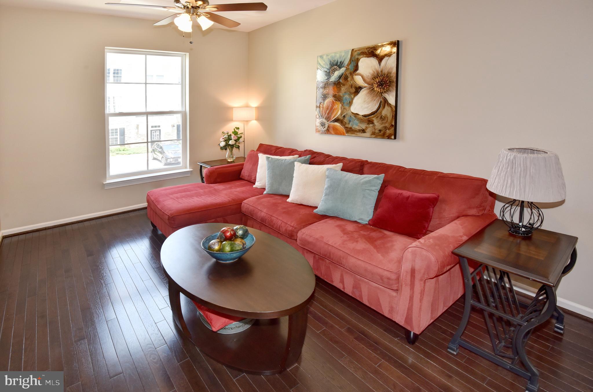 7477 Riding Meadow Way Manassas, VA 20111 - Photo 14 of 28 Living room