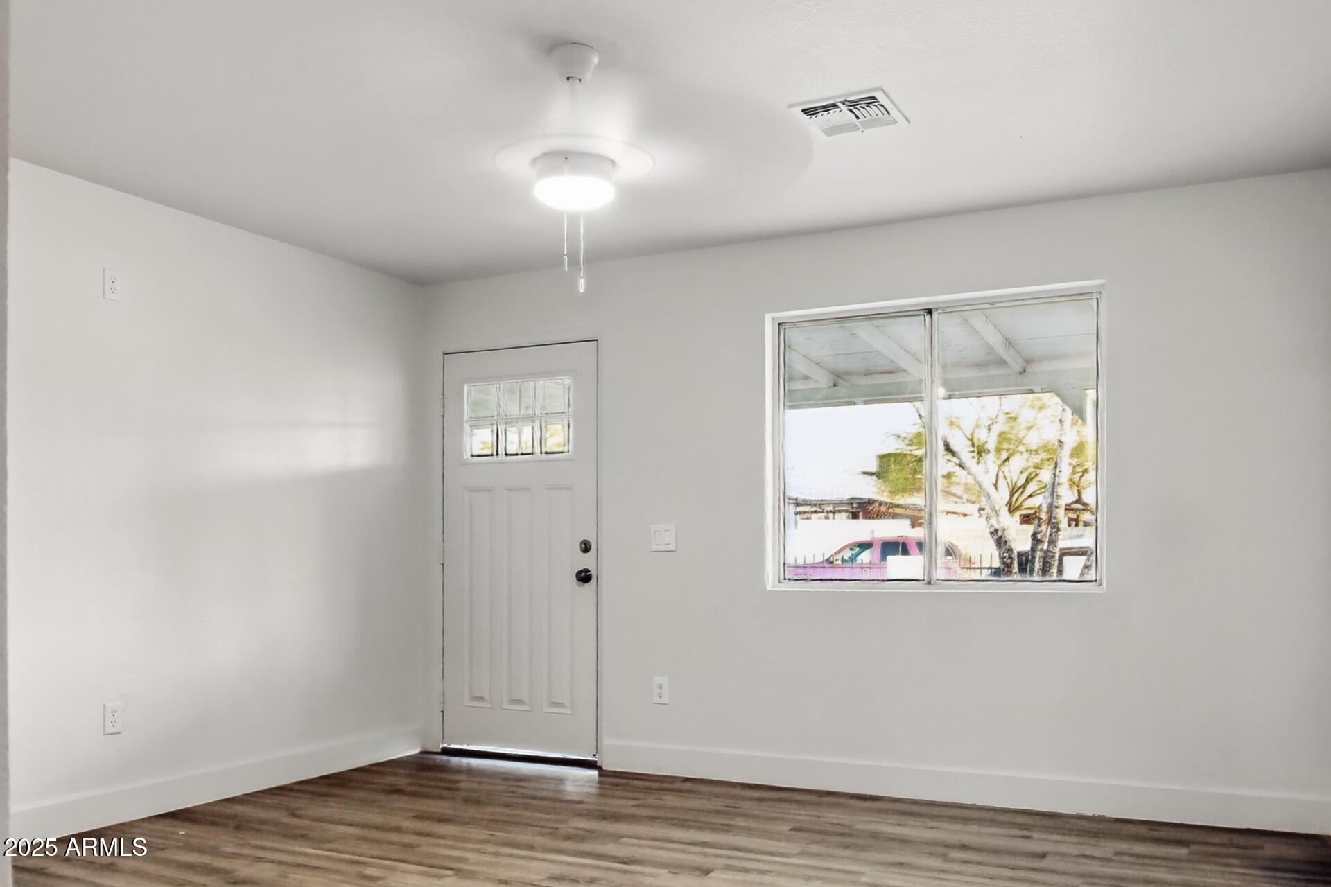4002 West Alta Vista Road Phoenix, AZ 85041 - Photo 3 of 14 IMG_2601