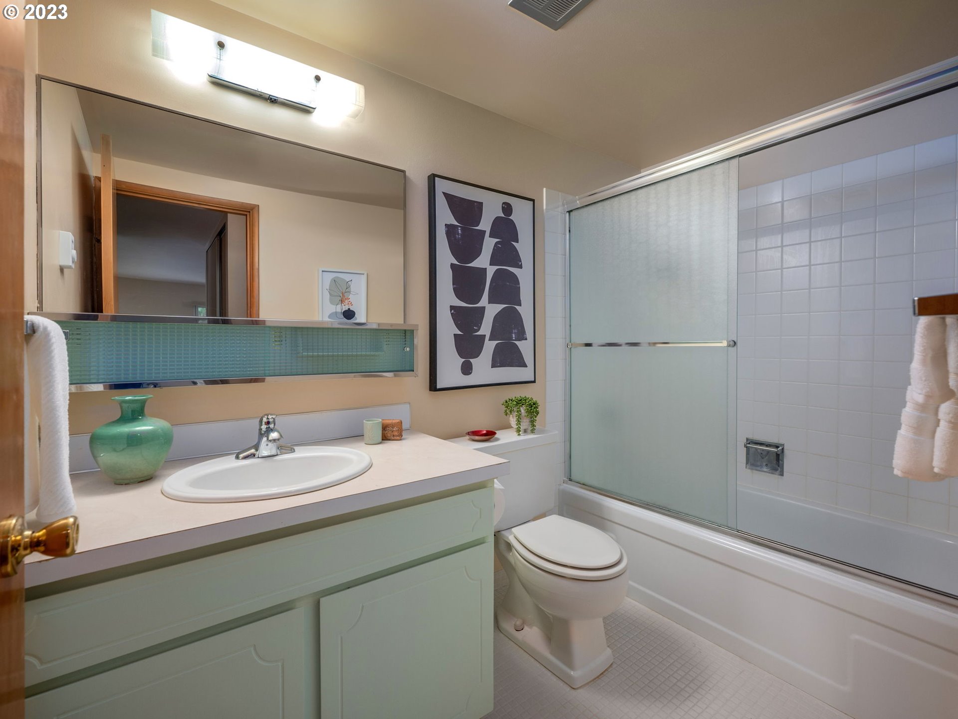 2393 Southwest Park Place, Unit 302 Portland, OR 97205 - Photo 14 of 24